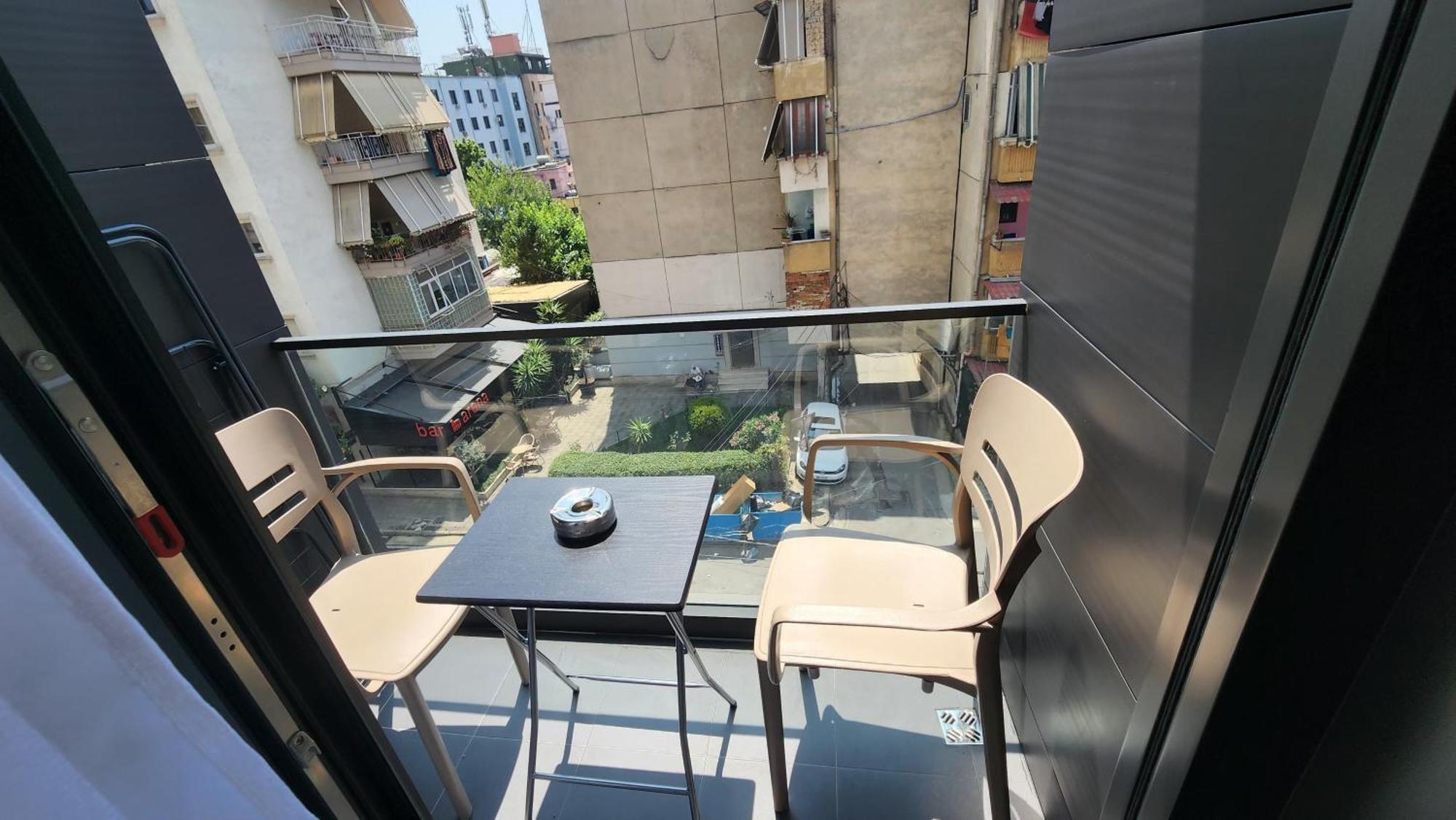 Kalpazo 21 * Tirana